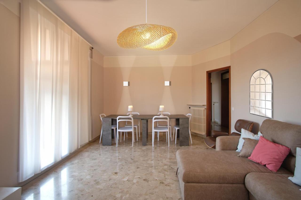 Villa 70