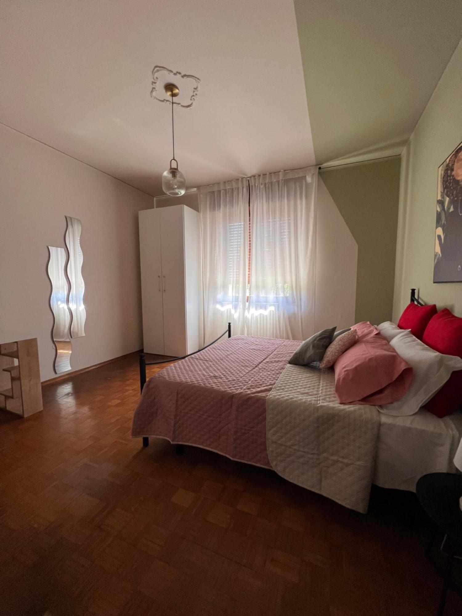 Villa 70 *